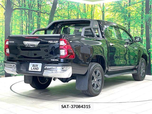 Toyota HILUX 2021-04 8130509-17