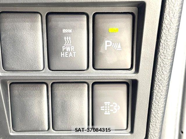 Toyota HILUX 2021-04 8130509-6