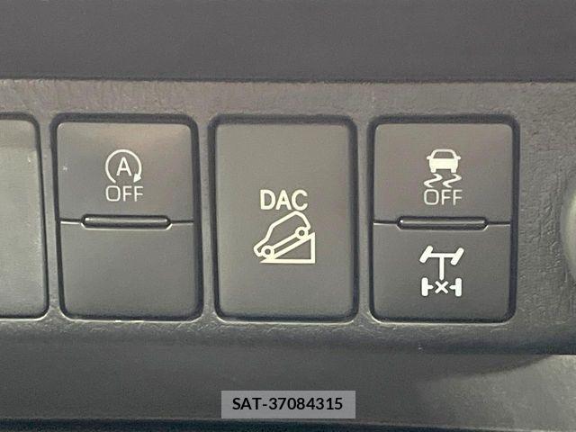 Toyota HILUX 2021-04 8130509-7