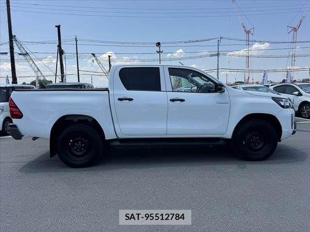 Toyota HILUX 2023-07 8145893-11