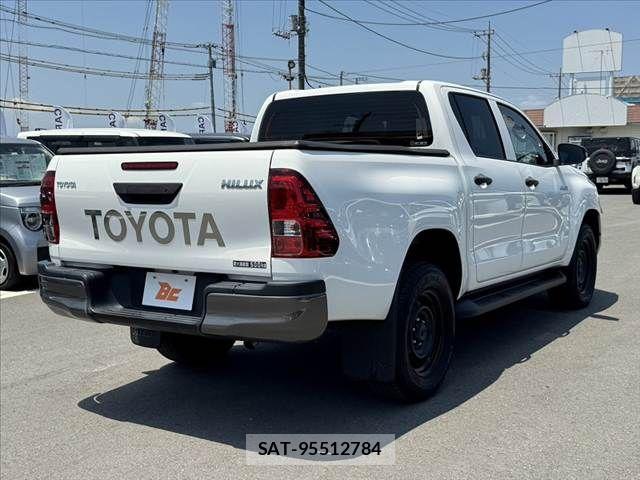 Toyota HILUX 2023-07 8145893-14