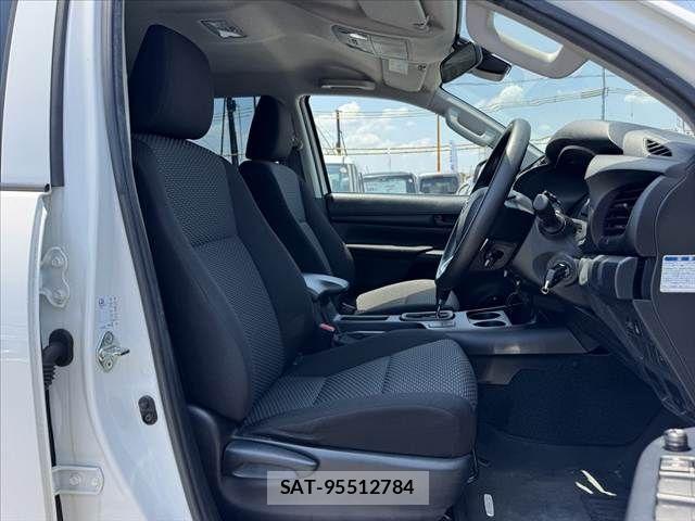 Toyota HILUX 2023-07 8145893-15