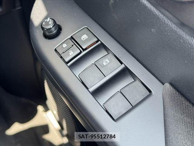 Toyota HILUX 2023-07 8145893-22
