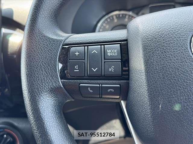 Toyota HILUX 2023-07 8145893-24