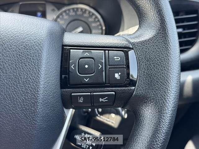 Toyota HILUX 2023-07 8145893-25