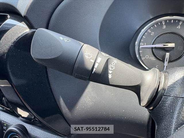 Toyota HILUX 2023-07 8145893-26
