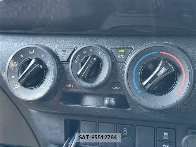 Toyota HILUX 2023-07 8145893-3
