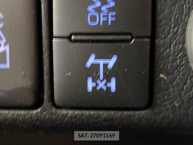 Toyota HILUX 2022-04 8145891-10