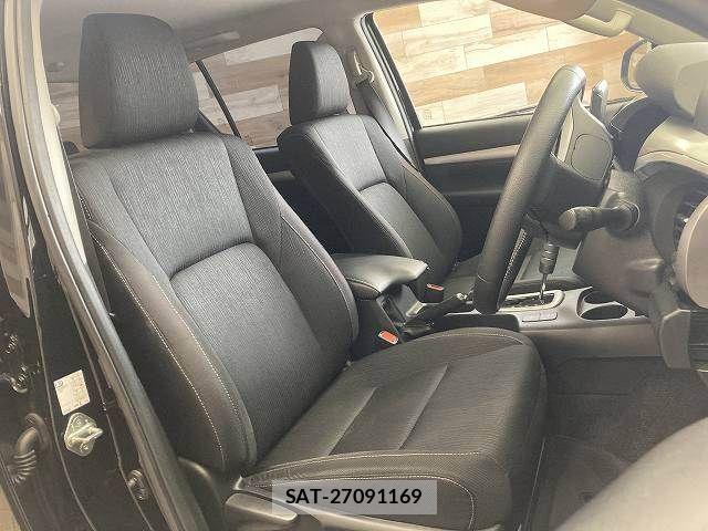 Toyota HILUX 2022-04 8145891-11