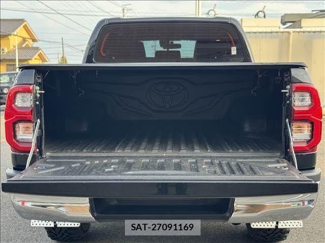 Toyota HILUX 2022-04 8145891-13