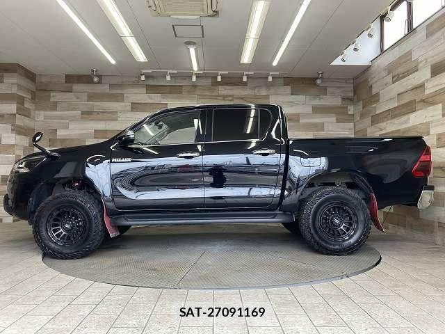 Toyota HILUX 2022-04 8145891-15