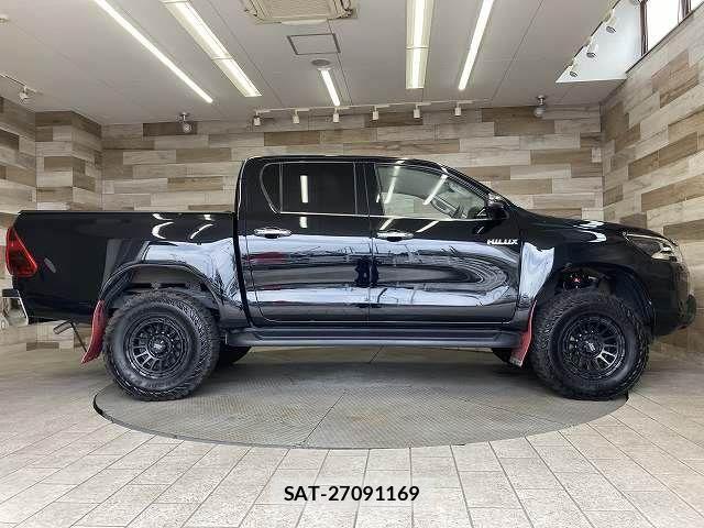 Toyota HILUX 2022-04 8145891-16