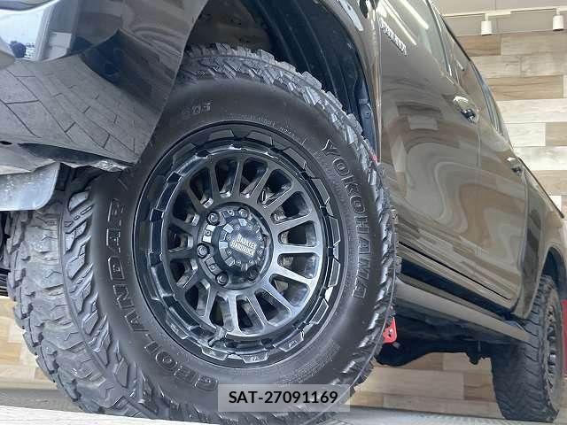 Toyota HILUX 2022-04 8145891-18