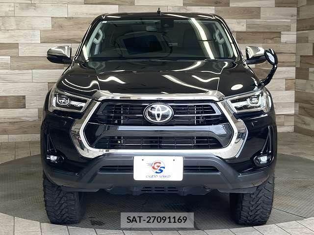 Toyota HILUX 2022-04 8145891-2