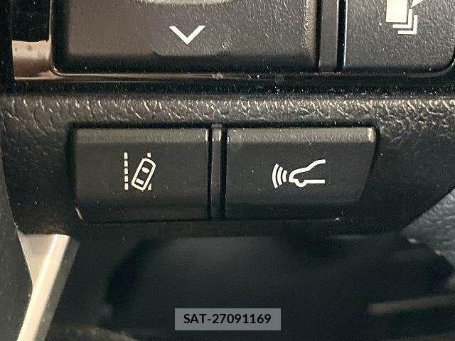 Toyota HILUX 2022-04 8145891-6
