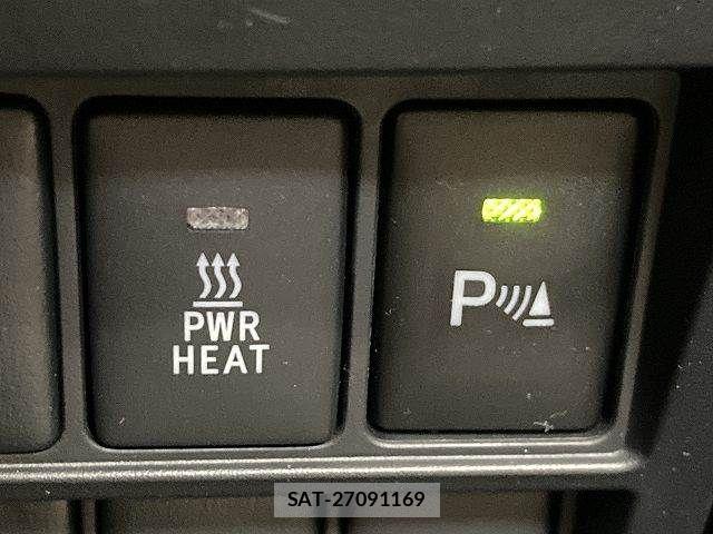 Toyota HILUX 2022-04 8145891-7