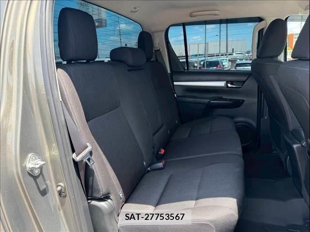 Toyota HILUX 2023-07 8158558-10