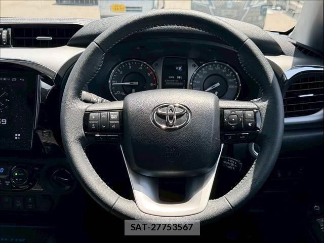 Toyota HILUX 2023-07 8158558-11