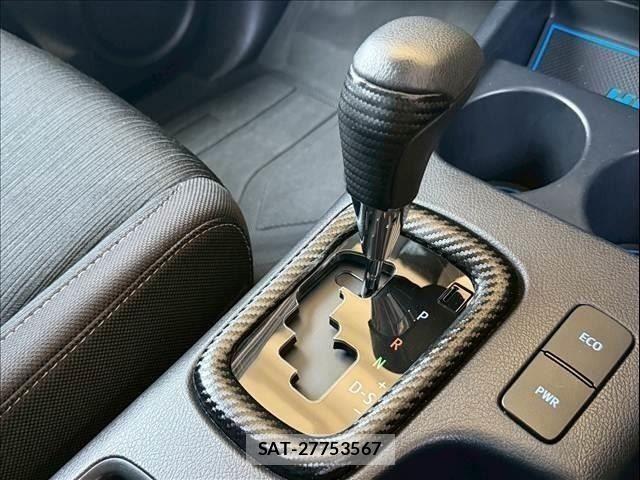 Toyota HILUX 2023-07 8158558-17
