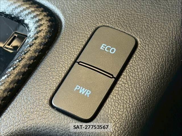 Toyota HILUX 2023-07 8158558-18