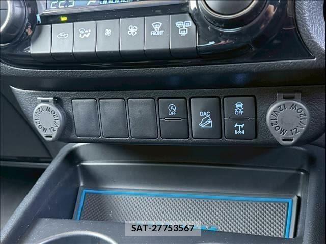 Toyota HILUX 2023-07 8158558-21