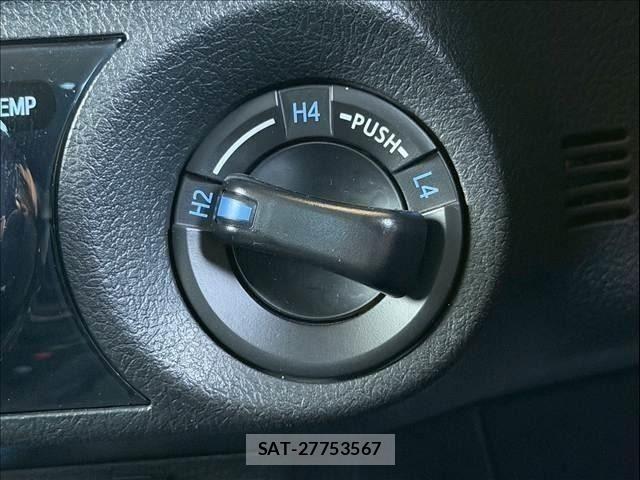 Toyota HILUX 2023-07 8158558-25