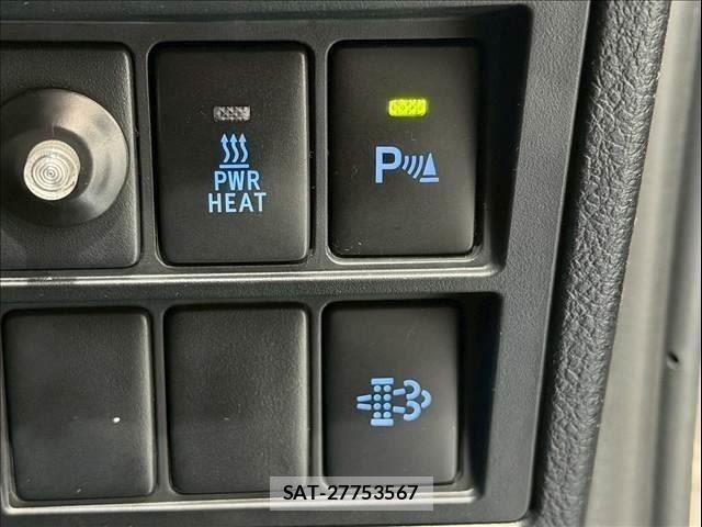 Toyota HILUX 2023-07 8158558-26