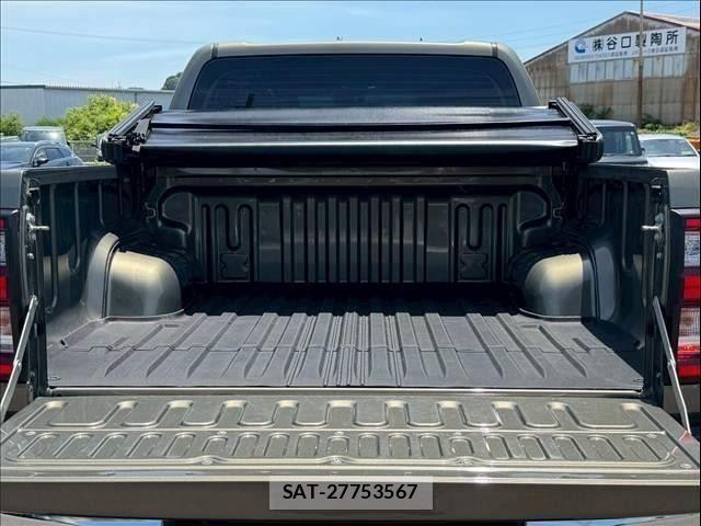 Toyota HILUX 2023-07 8158558-7