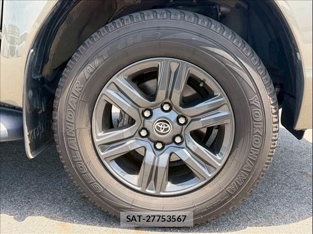 Toyota HILUX 2023-07 8158558-8