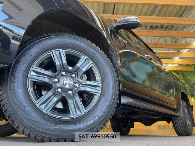 Toyota HILUX 2022-08 8207850-9