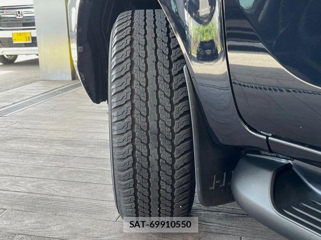 Toyota HILUX 2022-08 8207850-11