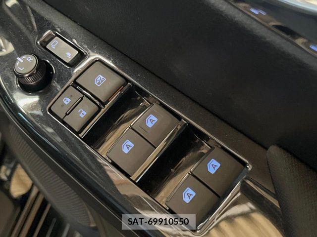 Toyota HILUX 2022-08 8207850-18