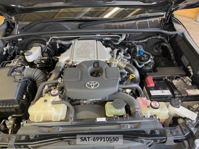 Toyota HILUX 2022-08 8207850-1