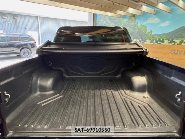 Toyota HILUX 2022-08 8207850-6