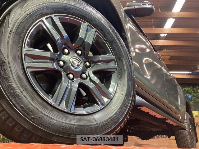 Toyota HILUX 2022-08 8207849-9