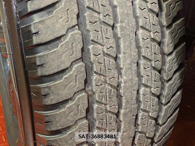 Toyota HILUX 2022-08 8207849-10