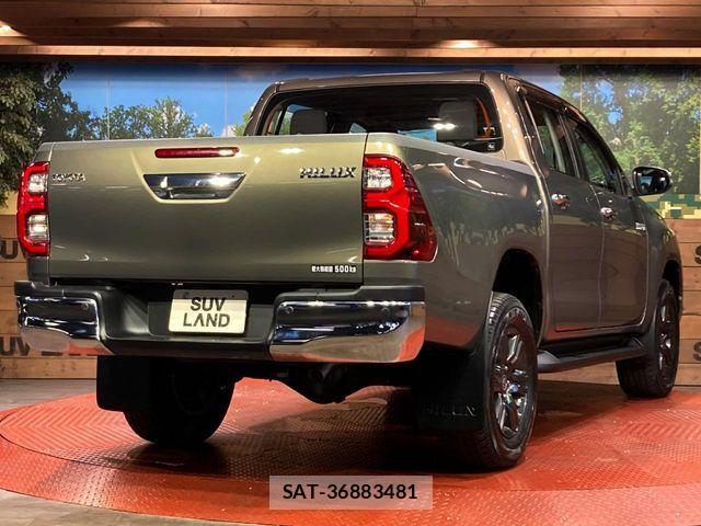 Toyota HILUX 2022-08 8207849-17