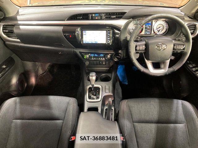 Toyota HILUX 2022-08 8207849-1