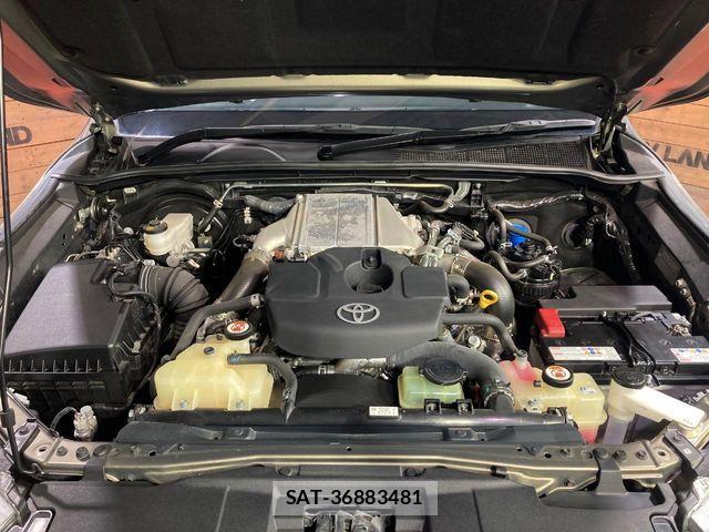 Toyota HILUX 2022-08 8207849-5