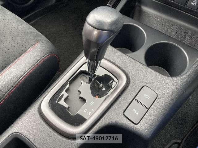 Toyota HILUX 2023-12 8207846-9