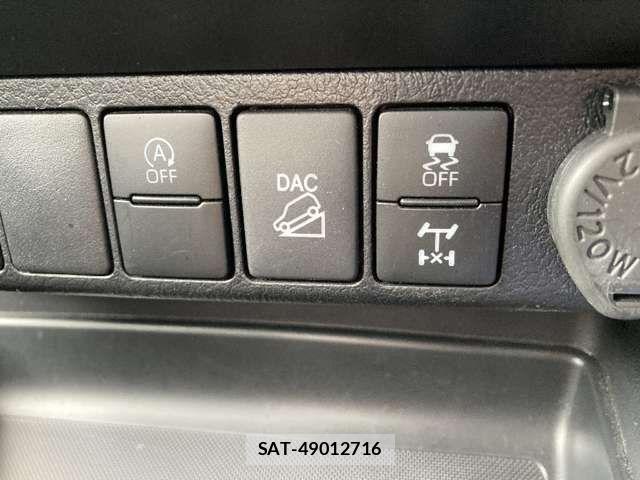 Toyota HILUX 2023-12 8207846-13