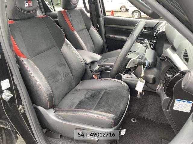 Toyota HILUX 2023-12 8207846-14