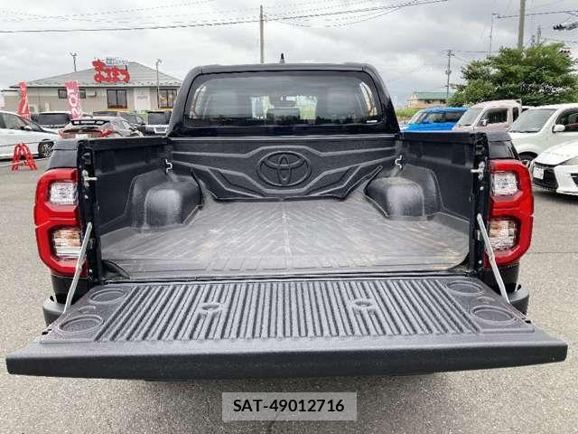 Toyota HILUX 2023-12 8207846-19