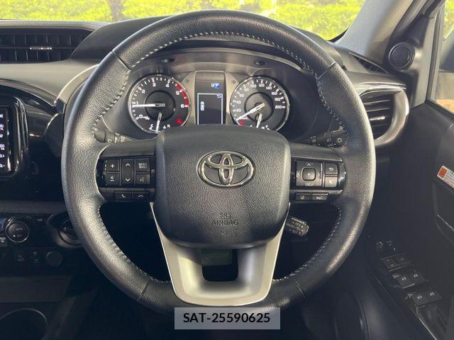 Toyota HILUX 2023-03 8207847-11