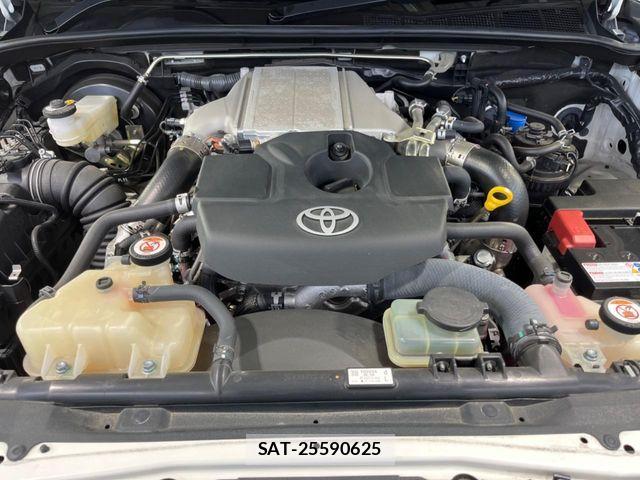 Toyota HILUX 2023-03 8207847-18