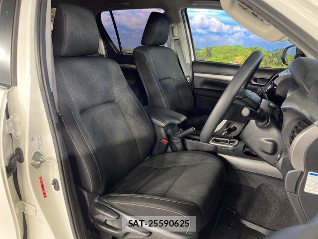 Toyota HILUX 2023-03 8207847-8