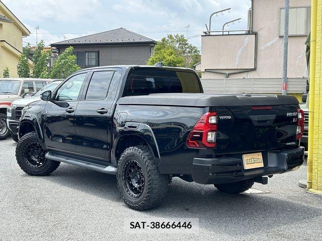 Toyota HILUX 2022-11 8230321-2