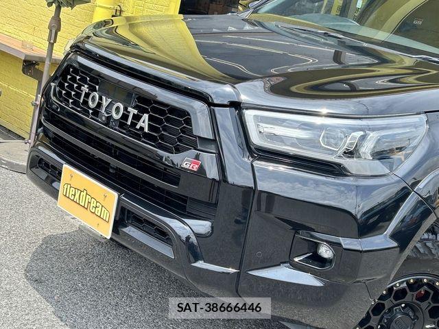 Toyota HILUX 2022-11 8230321-4