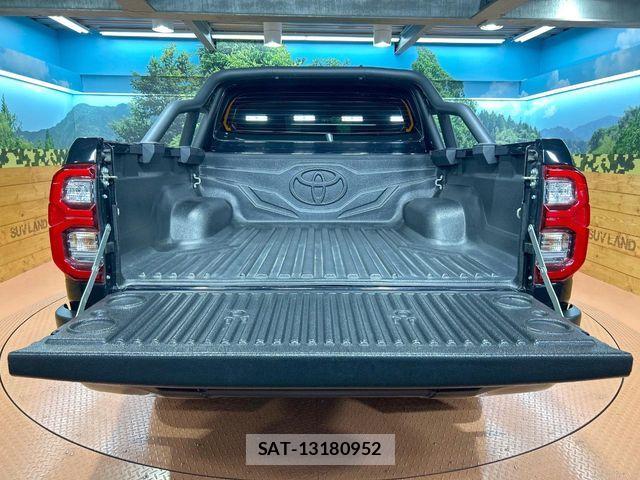 Toyota HILUX 2022-08 8230318-9