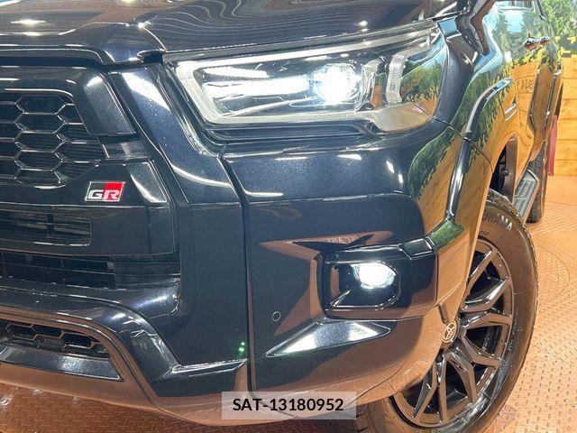 Toyota HILUX 2022-08 8230318-11